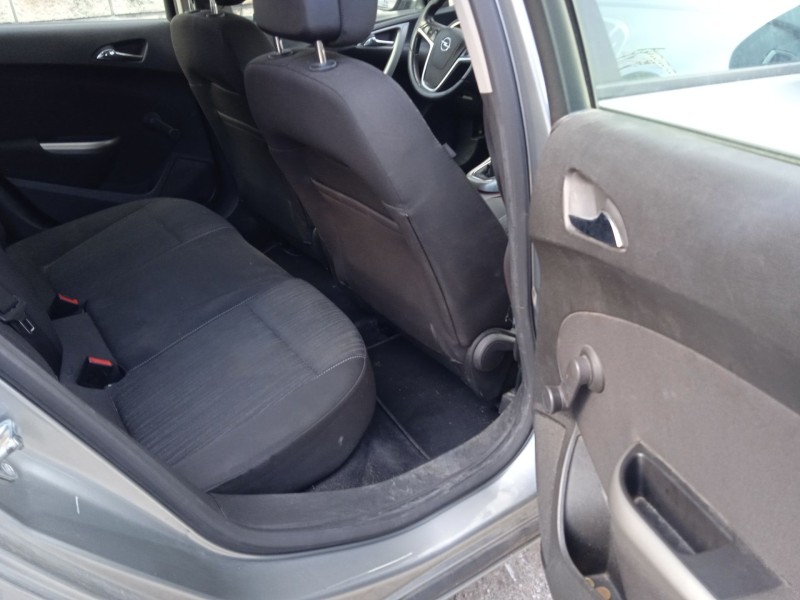 opel astra j (p10) del año 2010