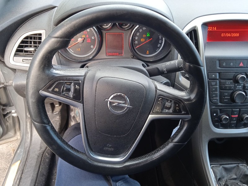 opel astra j (p10) del año 2010