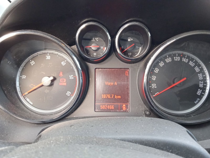 opel astra j (p10) del año 2010