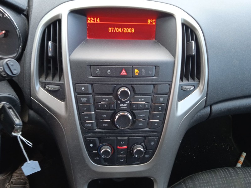 opel astra j (p10) del año 2010