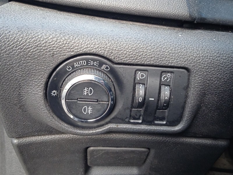 opel astra j (p10) del año 2010