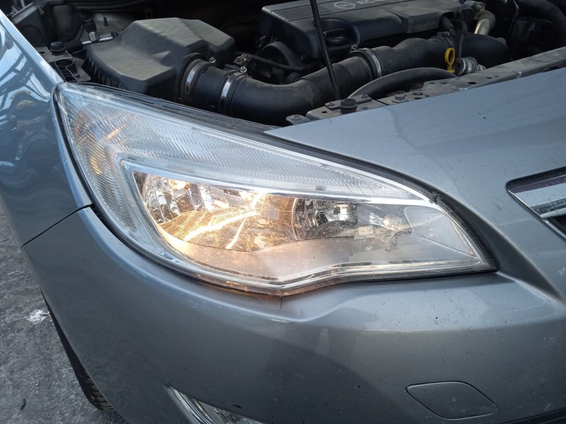 opel astra j (p10) del año 2010