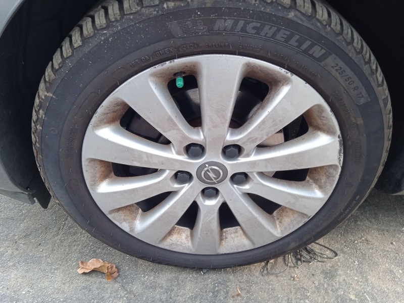 opel astra j (p10) del año 2010