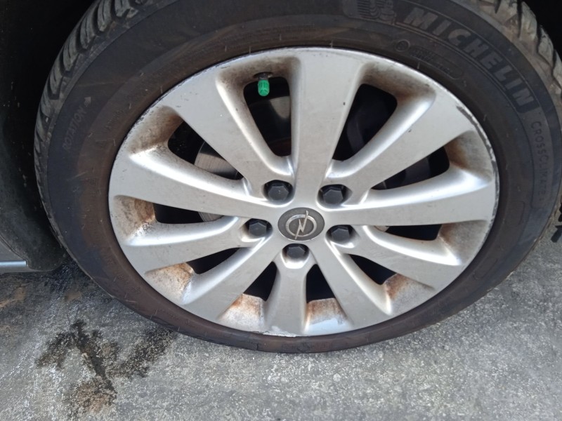 opel astra j (p10) del año 2010