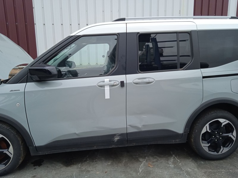 ford tourneo courier del año 2024