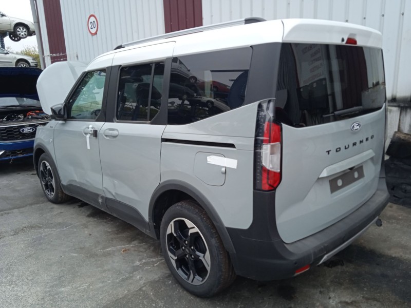 ford tourneo courier del año 2024