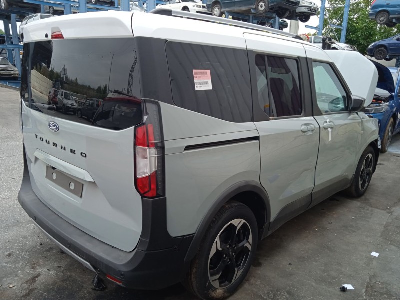 ford tourneo courier del año 2024