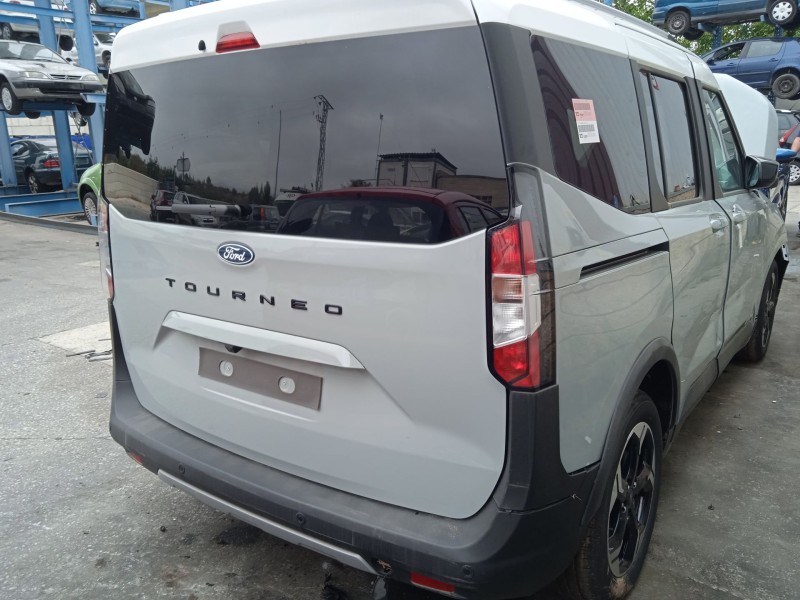 ford tourneo courier del año 2024