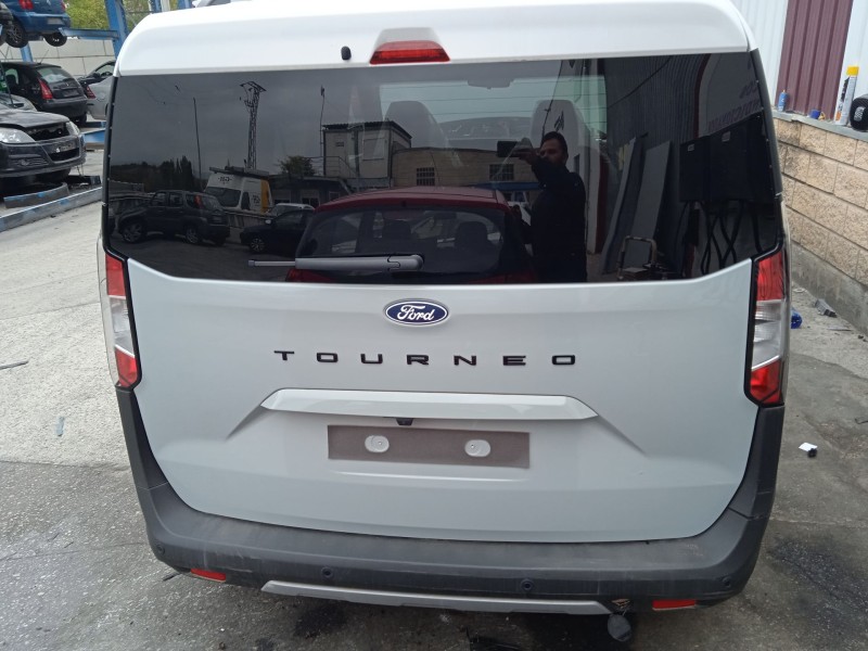 ford tourneo courier del año 2024