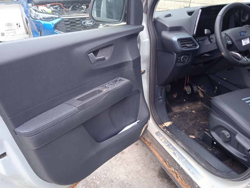 ford tourneo courier del año 2024