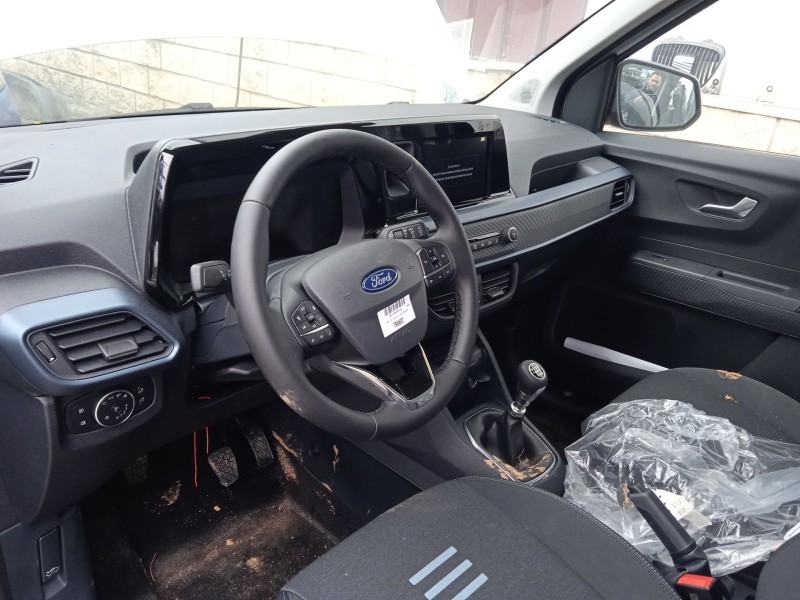 ford tourneo courier del año 2024