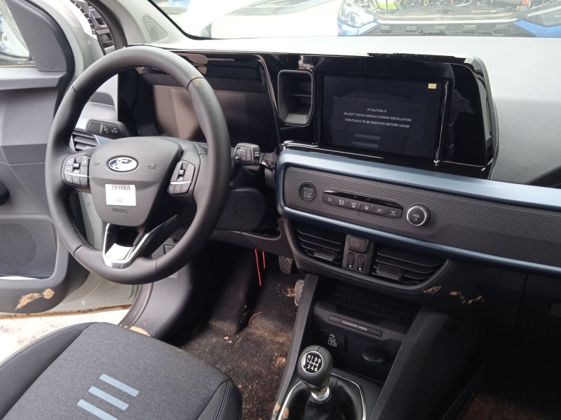 ford tourneo courier del año 2024