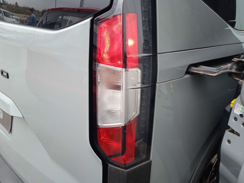 ford tourneo courier del año 2024