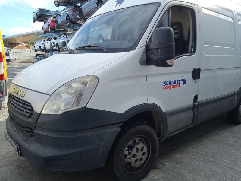 iveco daily v caja/chasis del año 2012