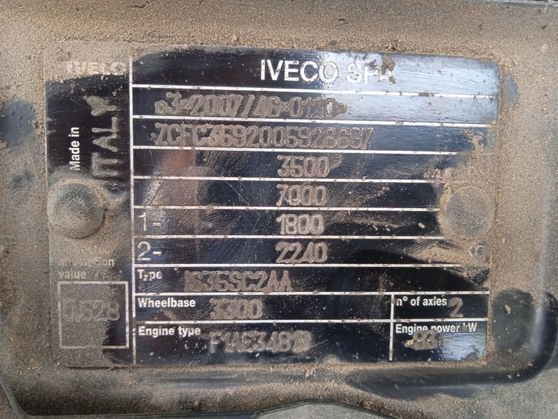 iveco daily v caja/chasis del año 2012