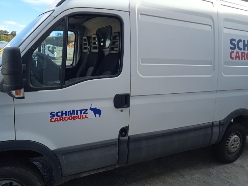 iveco daily v caja/chasis del año 2012