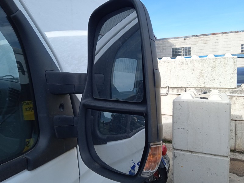 iveco daily v caja/chasis del año 2012