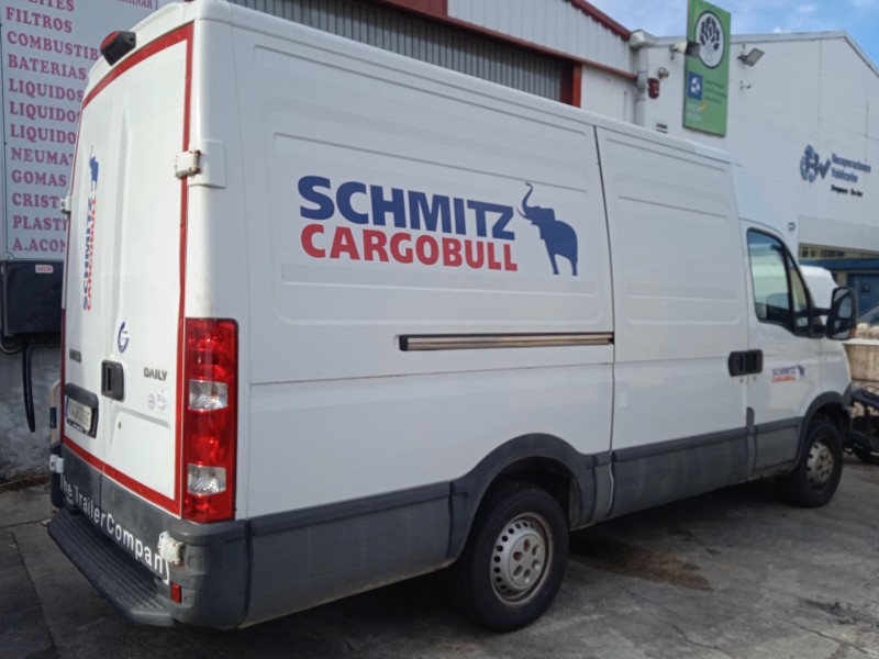 iveco daily v caja/chasis del año 2012