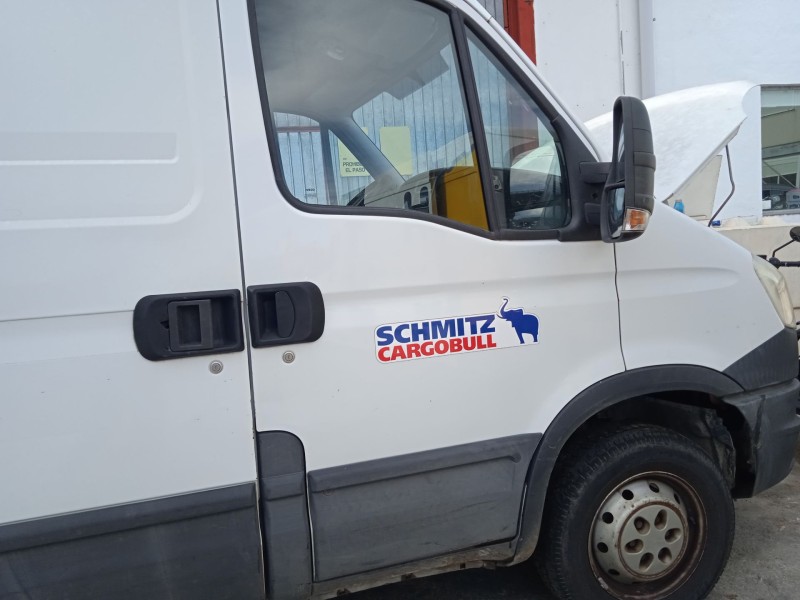 iveco daily v caja/chasis del año 2012