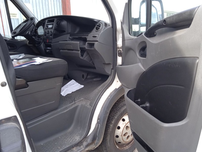 iveco daily v caja/chasis del año 2012