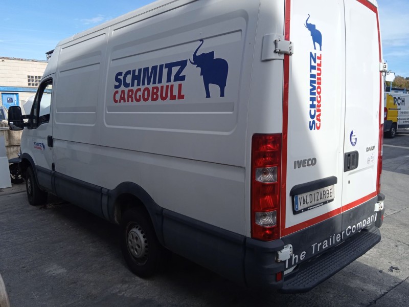 iveco daily v caja/chasis del año 2012
