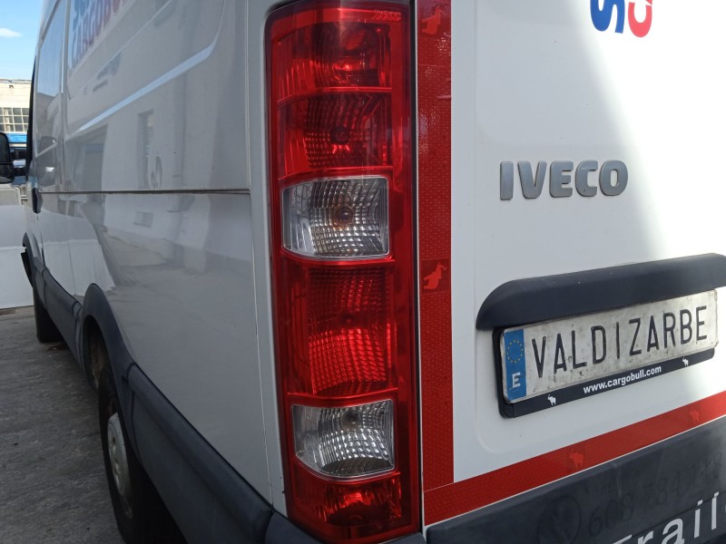 iveco daily v caja/chasis del año 2012