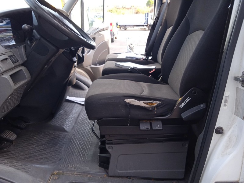 iveco daily v caja/chasis del año 2012