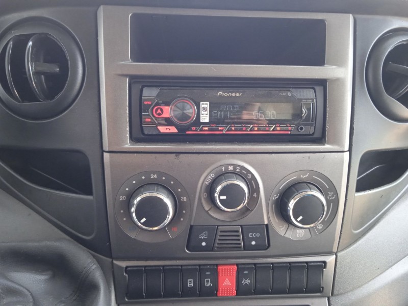 iveco daily v caja/chasis del año 2012