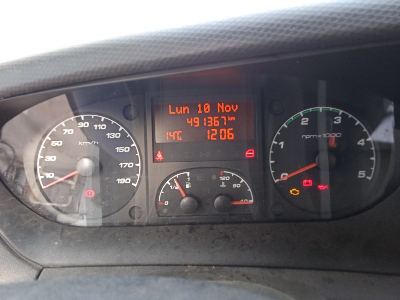 iveco daily v caja/chasis del año 2012