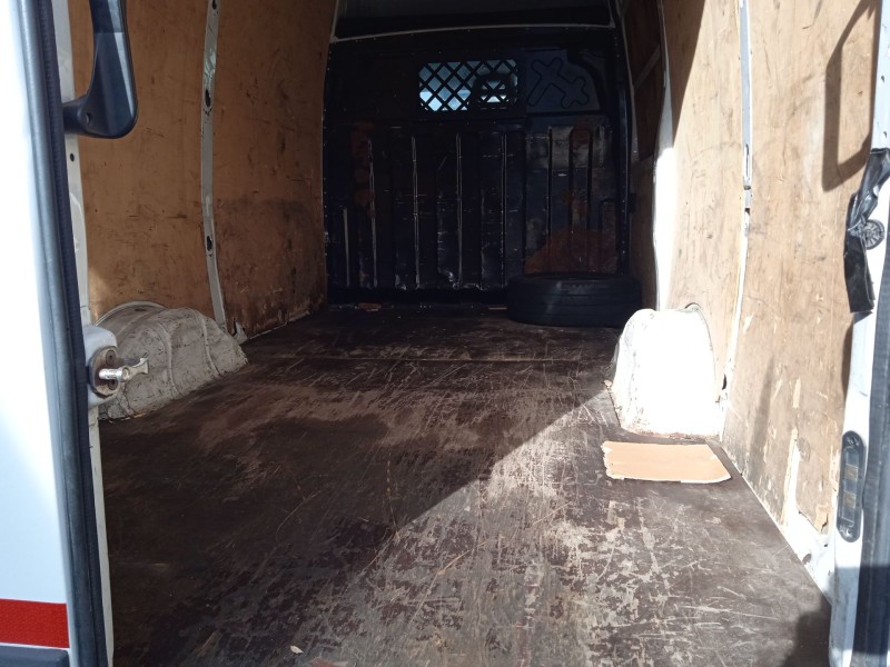 iveco daily v caja/chasis del año 2012