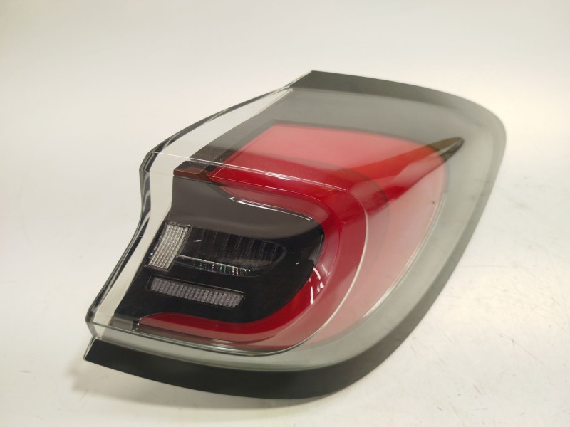 Recambio de piloto trasero derecho para ford puma (j2k, cf7) 1.0 ecoboost referencia OEM IAM P1TB13404AB 2761489 