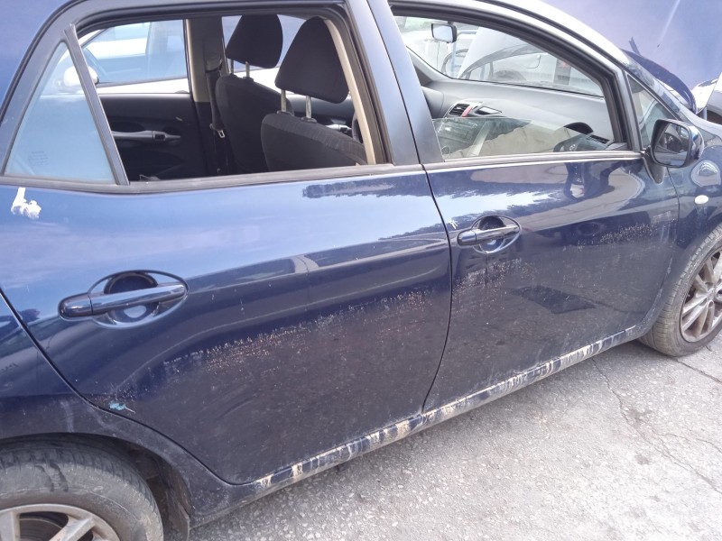 toyota auris (_e15_) del año 2009