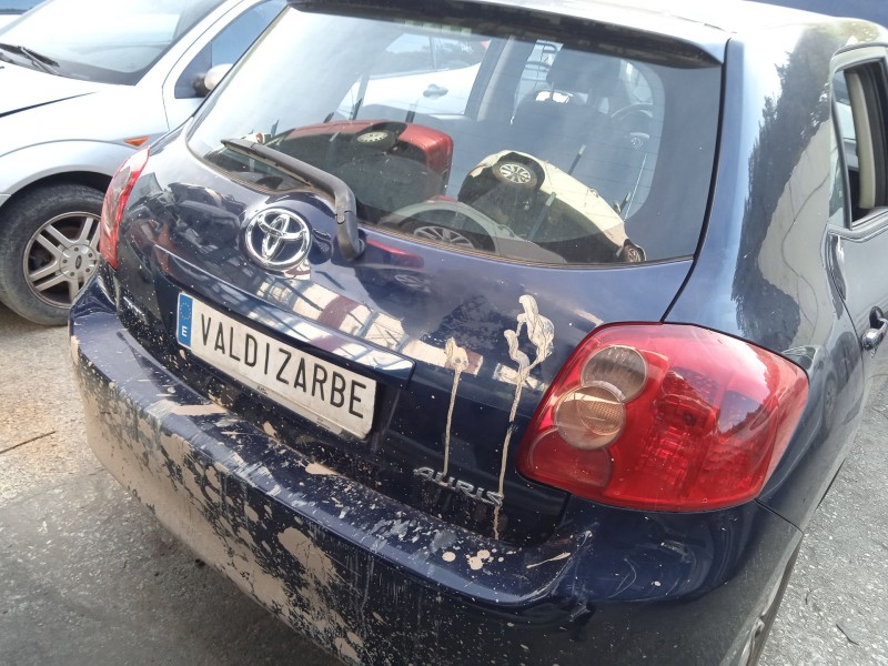 toyota auris (_e15_) del año 2009