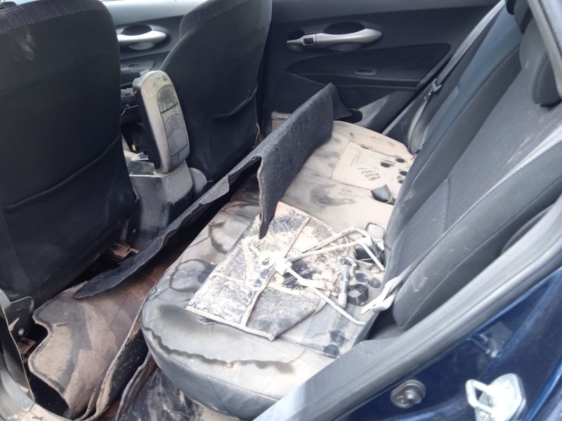 toyota auris (_e15_) del año 2009