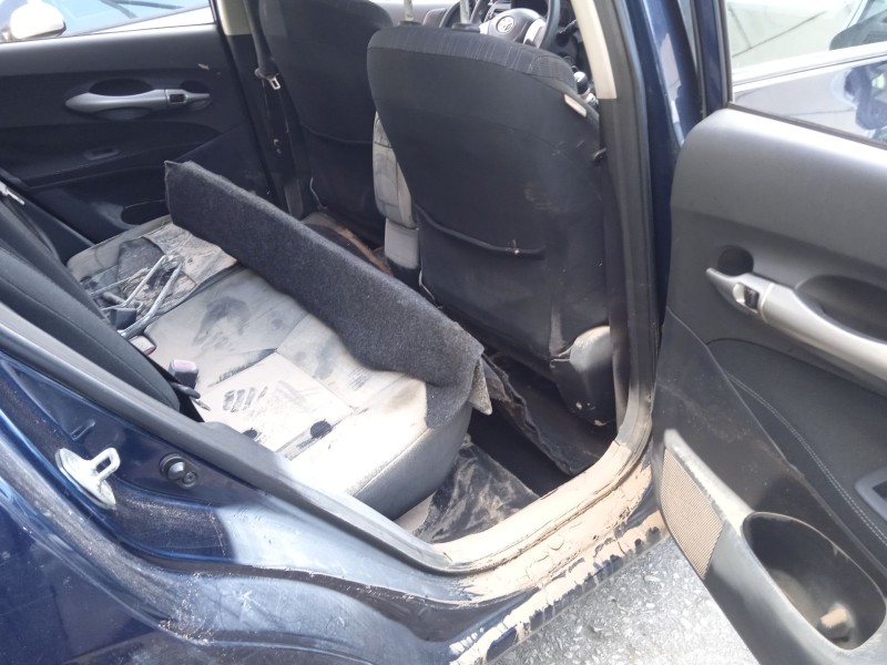 toyota auris (_e15_) del año 2009