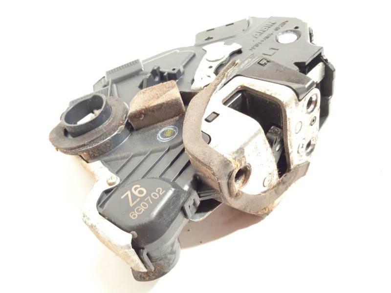 CERRADURA PUERTA DELANTERA IZQUIERDA 6904048070 