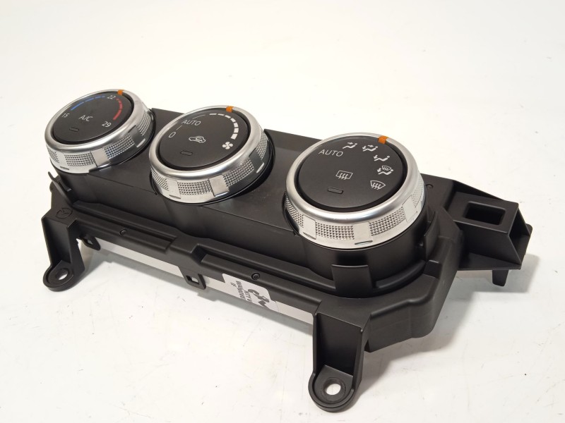 Recambio de mando climatizador para mazda cx-3 (dk) 2.0 skyactiv-g referencia OEM IAM DH0P61190E  