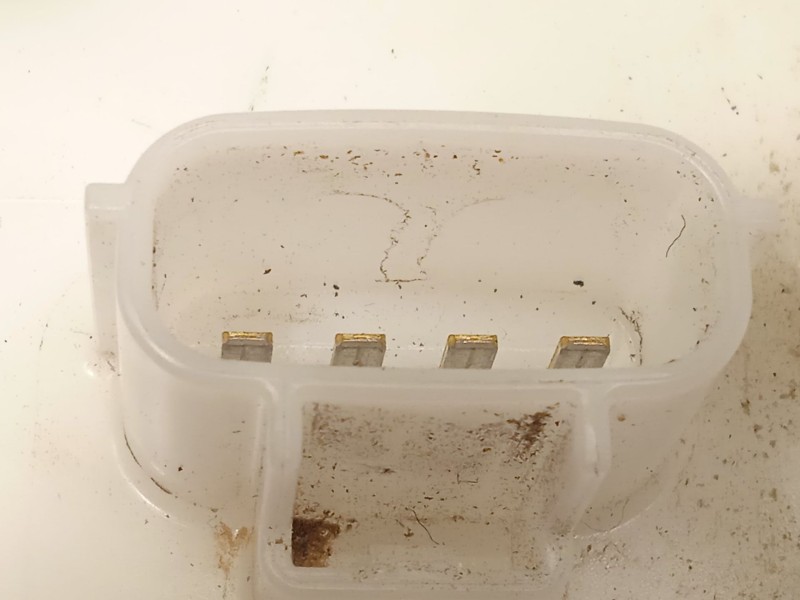 Recambio de bomba combustible para mazda cx-3 (dk) 2.0 skyactiv-g referencia OEM IAM PELK1335XA  2921001562