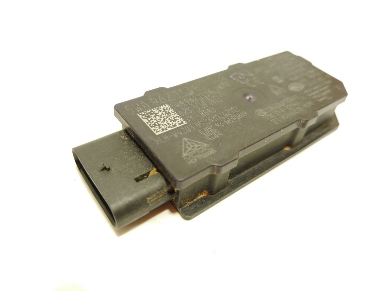 Recambio de antena para seat leon (kl1, klg) 1.0 tsi mild hybrid referencia OEM IAM 5WA962133F  