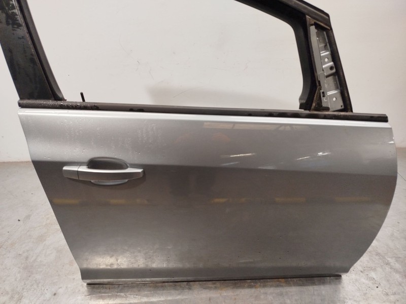 Recambio de puerta delantera derecha para opel astra j (p10) 1.7 cdti (68) referencia OEM IAM 13330766 13330766 
