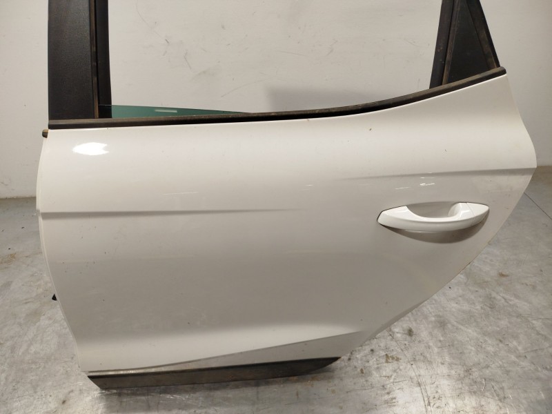 Recambio de puerta trasera izquierda para seat arona (kj7, kjp) 1.0 tsi referencia OEM IAM 6F9833051E  