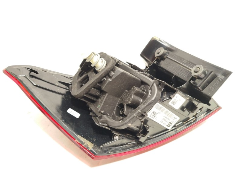 Recambio de piloto trasero derecho para seat arona (kj7, kjp) 1.0 tsi referencia OEM IAM 6F9945208B  