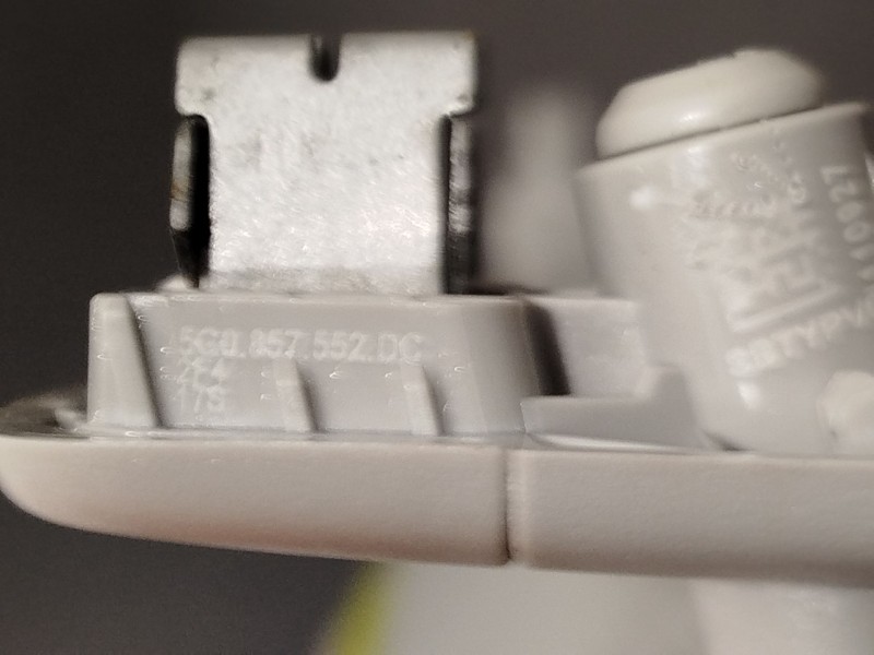 Recambio de parasol derecho para seat arona (kj7, kjp) 1.0 tsi referencia OEM IAM 5G0857552DC 5G0857552DC2F4 