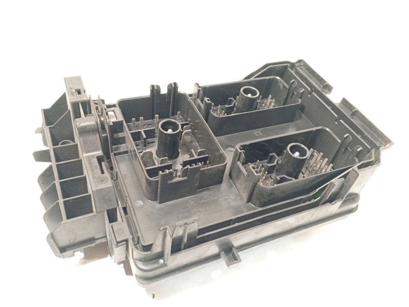 Recambio de caja reles / fusibles para opel astra k (b16) 1.6 cdti (68) referencia OEM IAM 39019189  