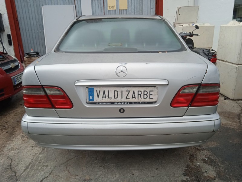 mercedes-benz clase e (w210) del año 2000