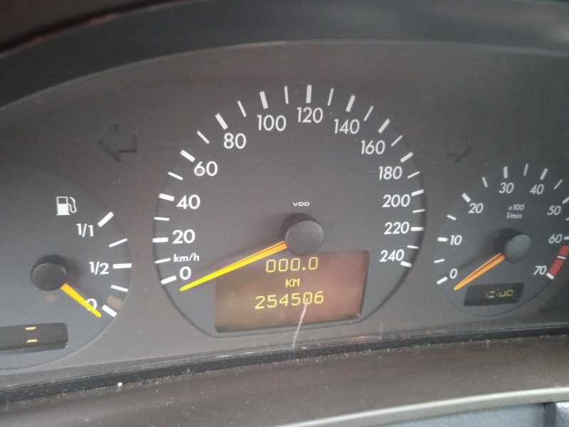 mercedes-benz clase e (w210) del año 2000