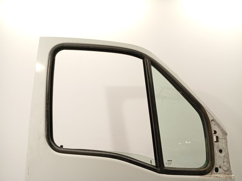 Recambio de puerta delantera derecha para iveco daily vi furgoneta 33s15, 35s15, 35c15 referencia OEM IAM 99969025 99460120 
