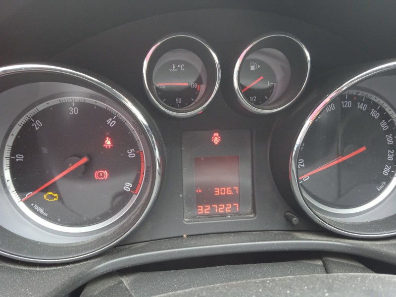 opel insignia a sports tourer (g09) del año 2010