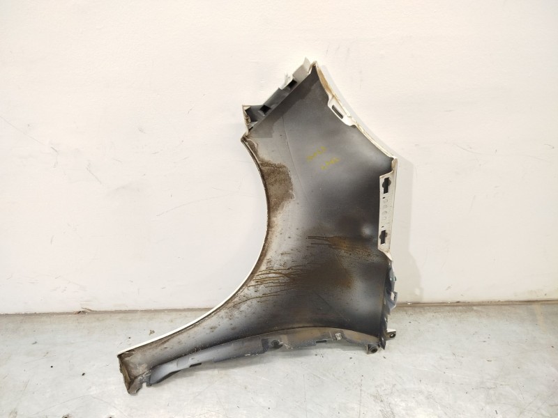 Recambio de aleta delantera derecha para renault scénic iii (jz0/1_) 1.2 tce referencia OEM IAM 631002127R  