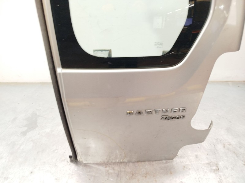 Recambio de puerta trasera derecha para peugeot partner furgoneta/monovolumen 1.6 hdi 16v referencia OEM IAM 8703E4  
